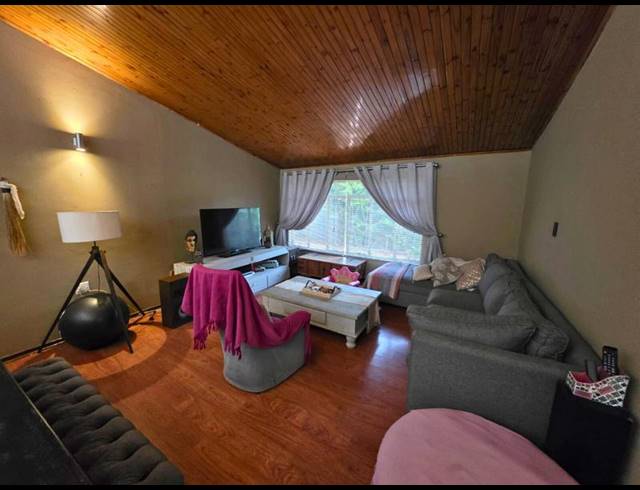 3 BEDROOM HOUSE FOR SALE IN BIRCHLEIGH